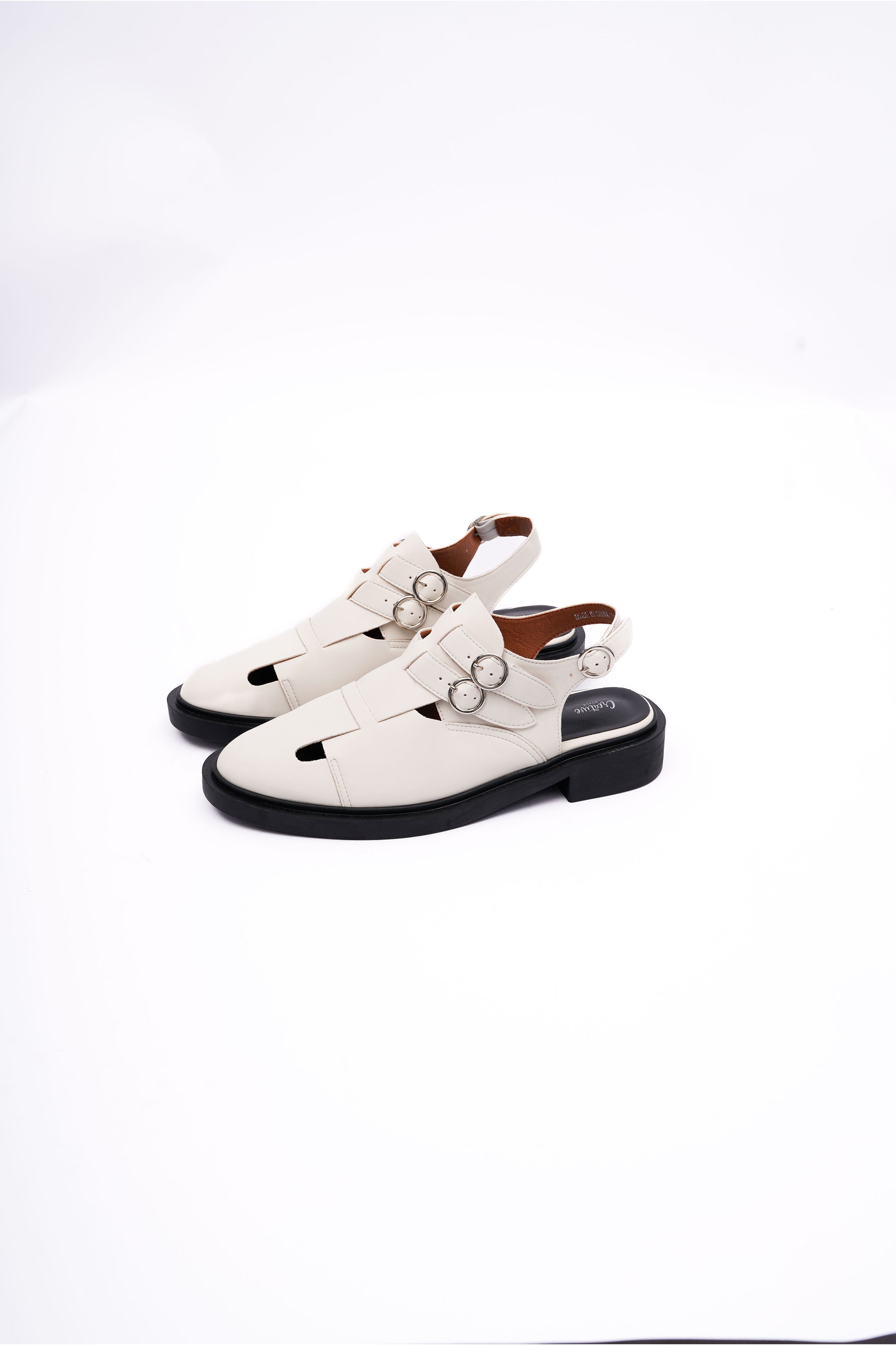 Timeless style SHOES / PLANحذاء / بنمط كرستال