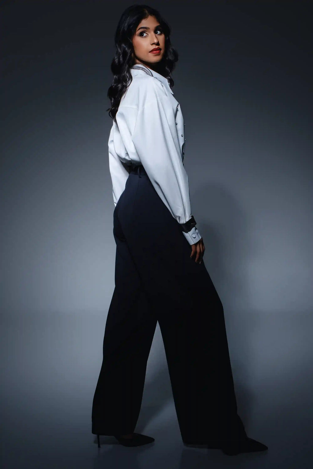 Shinning Glamour fit shirt long sleeve plain قميص متناسق كم طويل سادة
