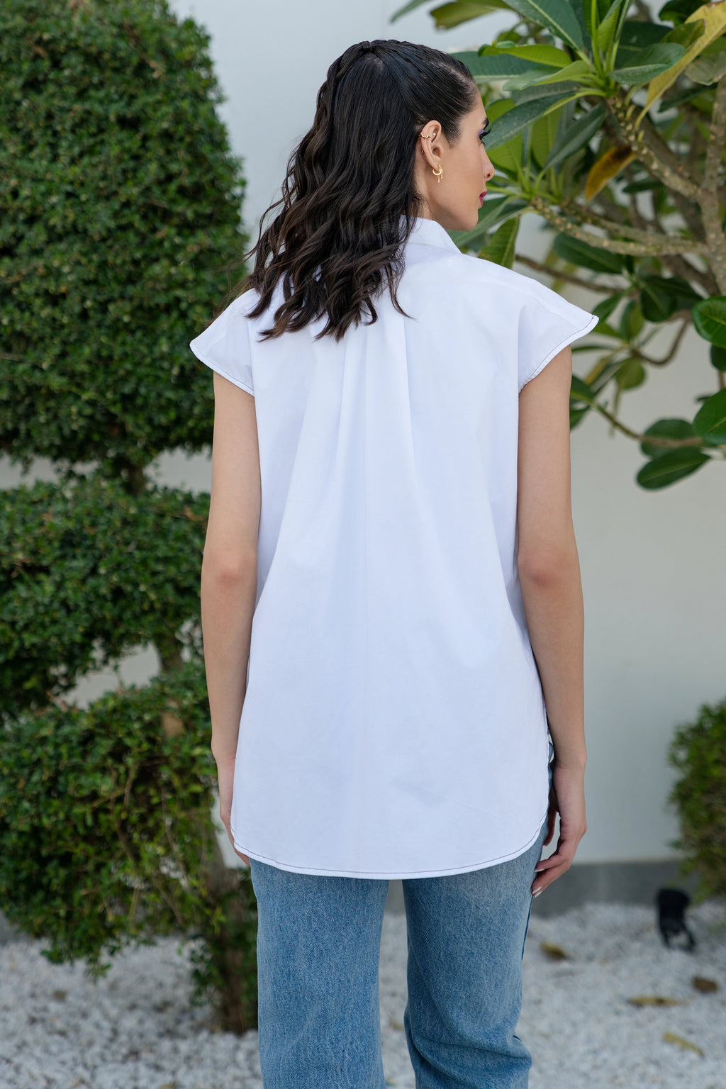 Arctic Grace fit shirt sleeveless plain قميص متناسق بدون أكمام سادة