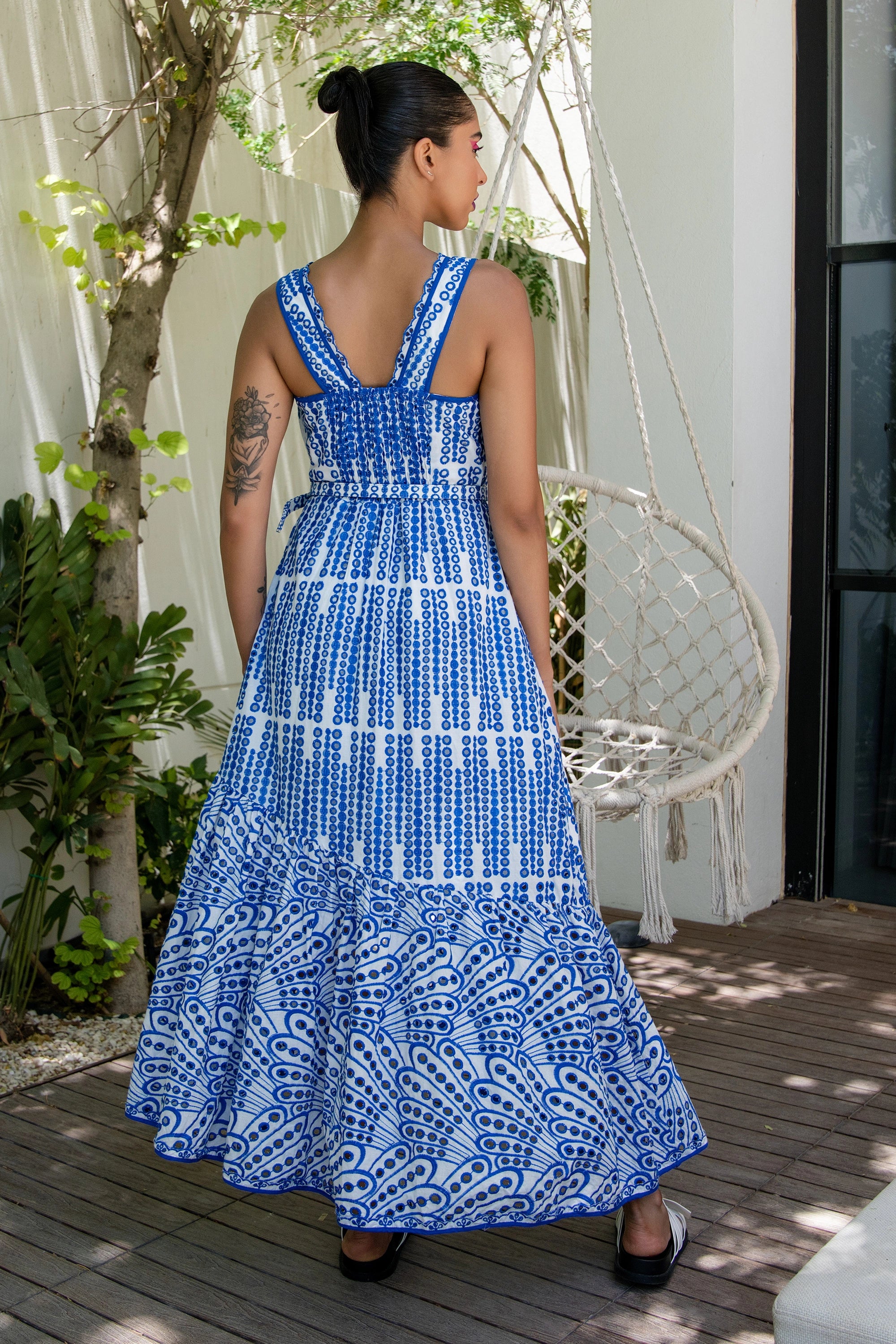 Blue Lagoon dress flow maxi sleeveless shadedتدفق اللباس ماكسي بلا أكمام مظللة