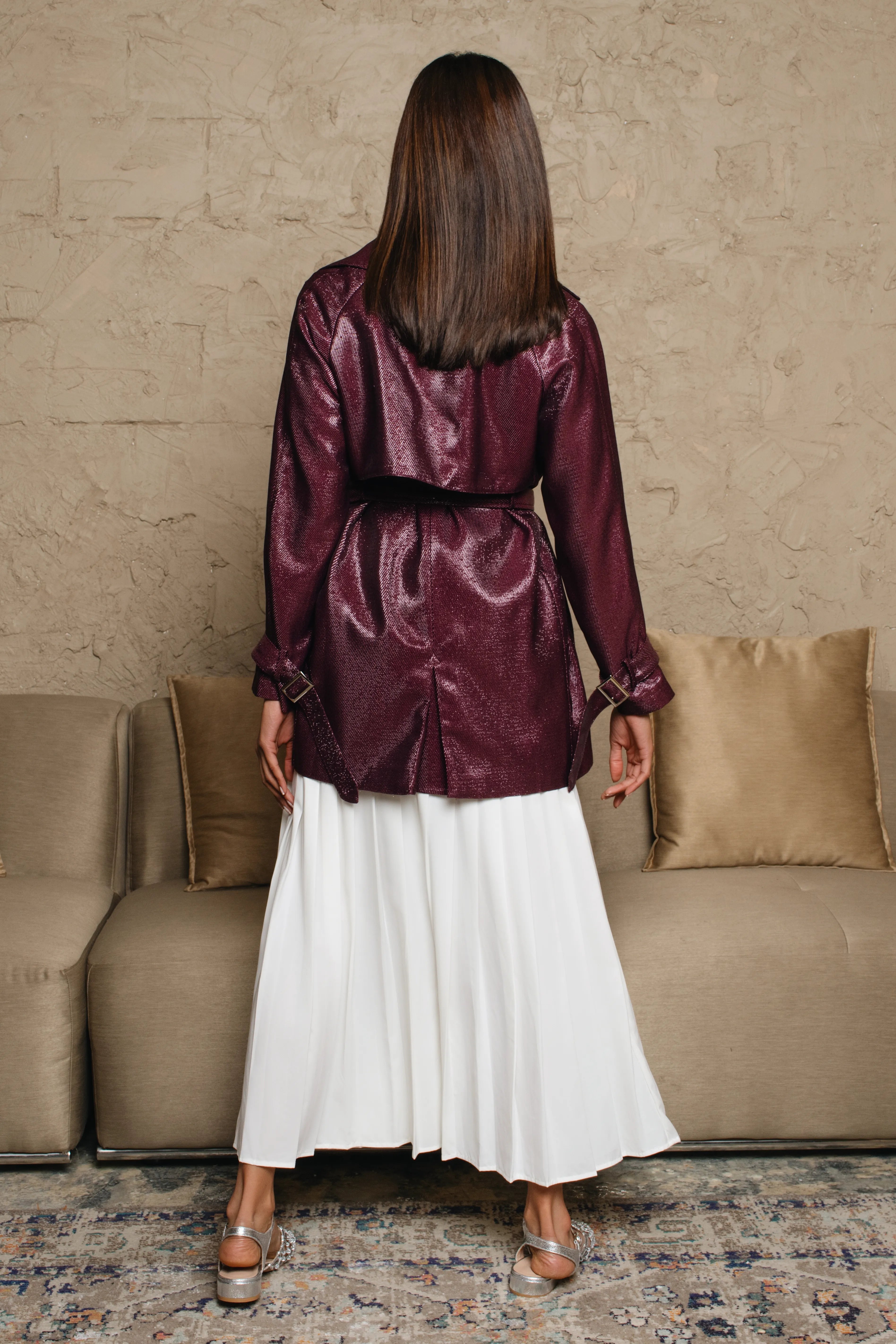 Downtown storynight 	Mid Length long sleeve with front open Tailored fit -كم طويل متوسط الطول مع فتحة أمامية، مقاس مخصص
