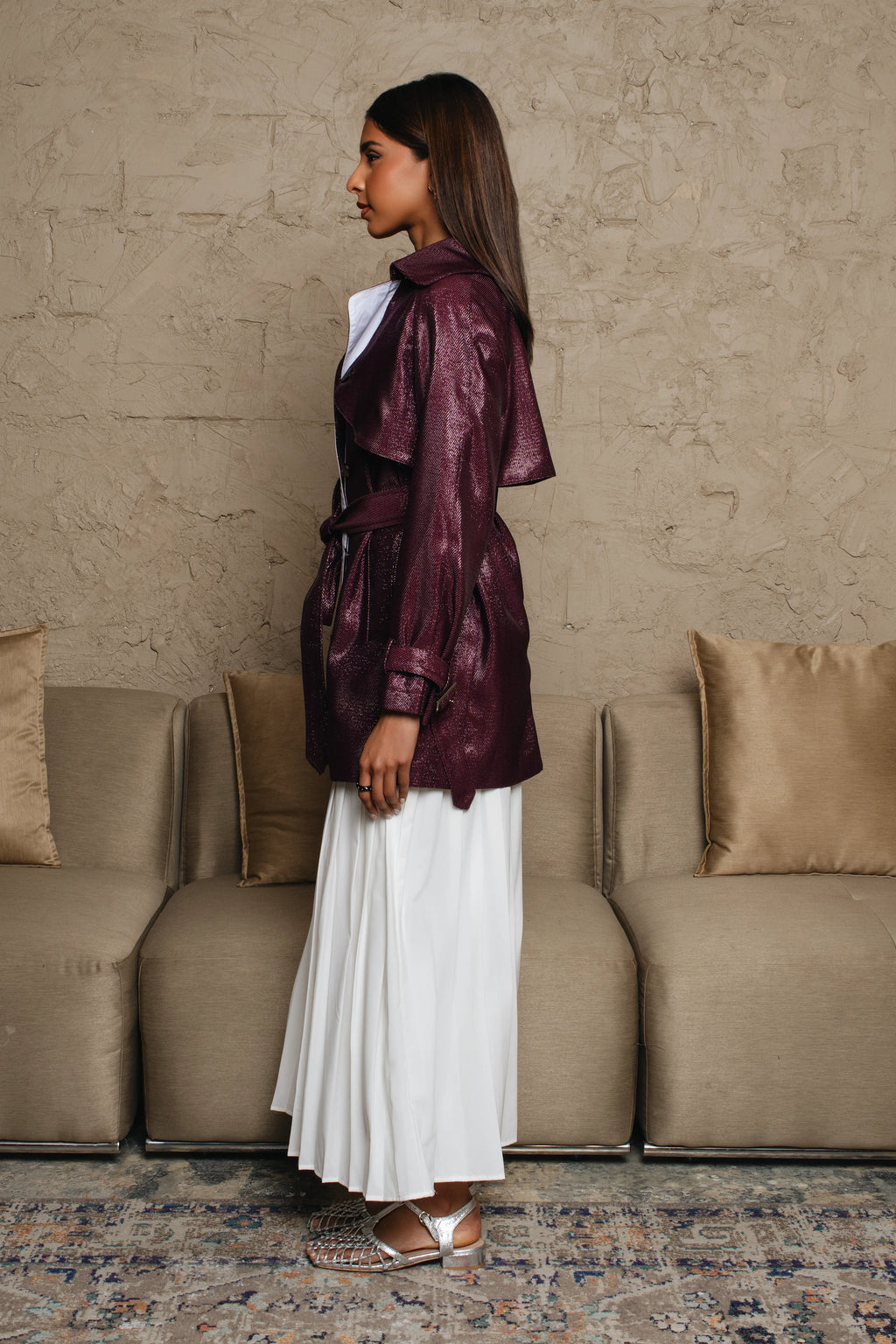 Downtown storynight 	Mid Length long sleeve with front open Tailored fit -كم طويل متوسط الطول مع فتحة أمامية، مقاس مخصص
