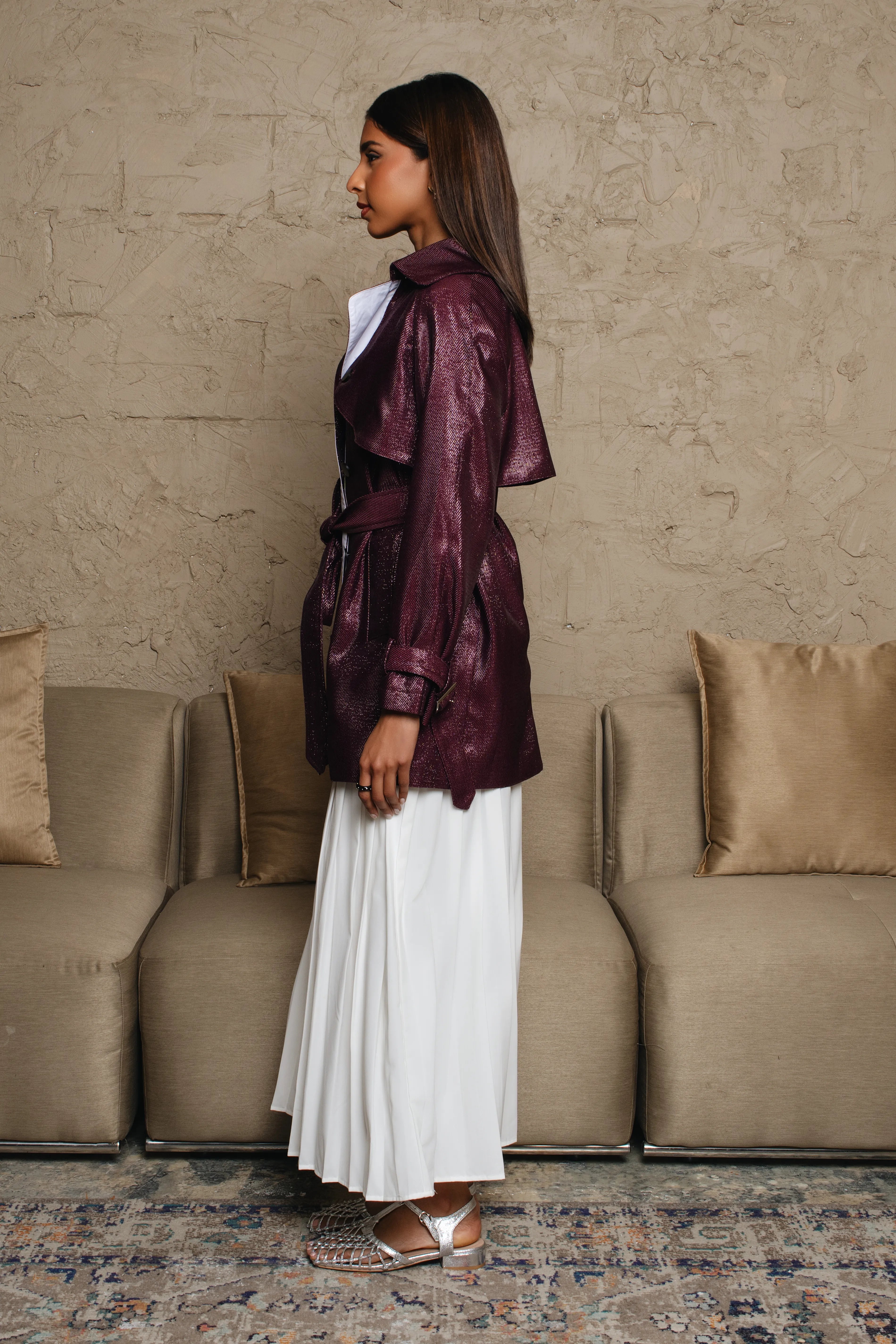 Downtown storynight 	Mid Length long sleeve with front open Tailored fit -كم طويل متوسط الطول مع فتحة أمامية، مقاس مخصص