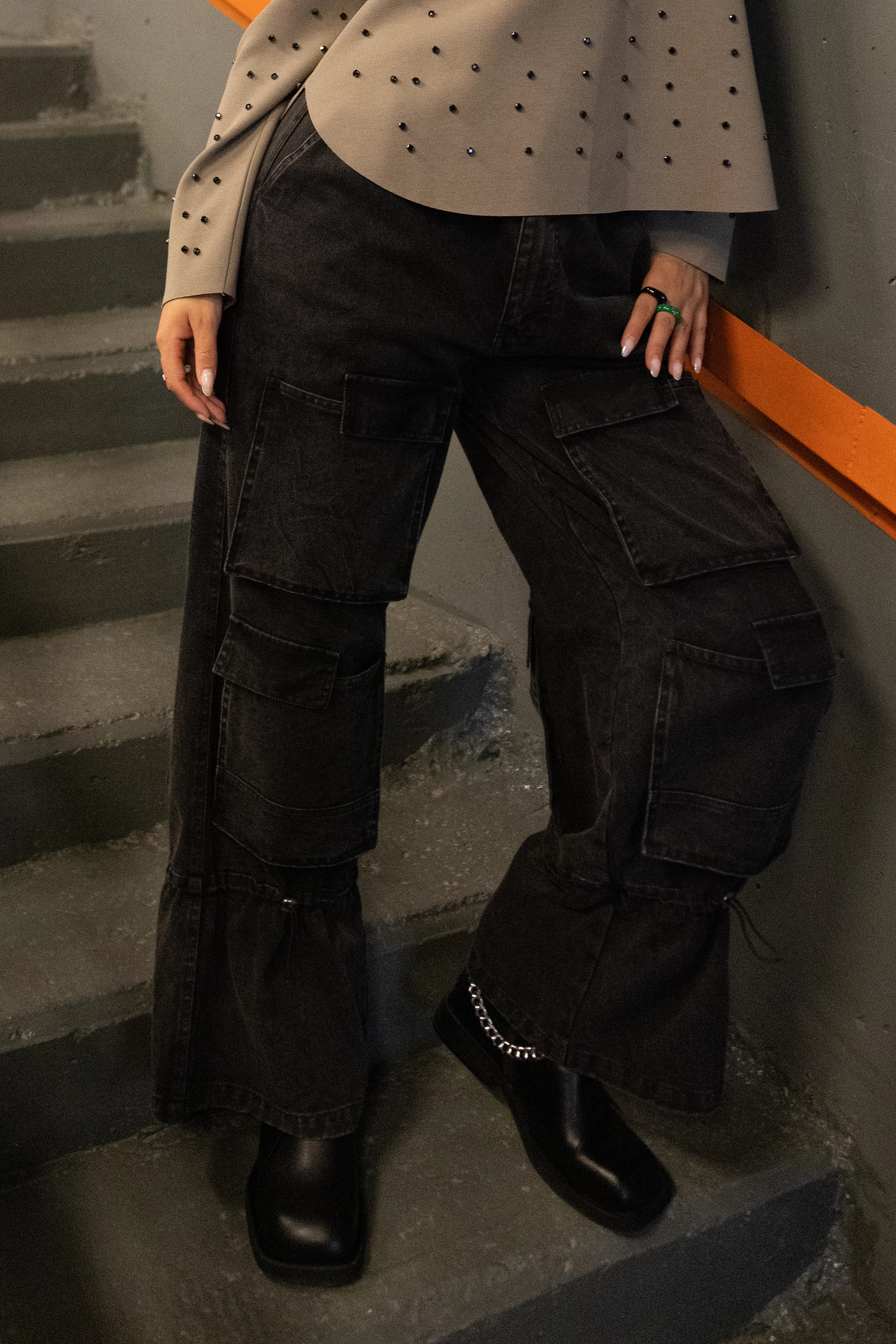 Washed black utility cargo pants بنطال كارغو أسود مغسول متعدد الاستخدامات