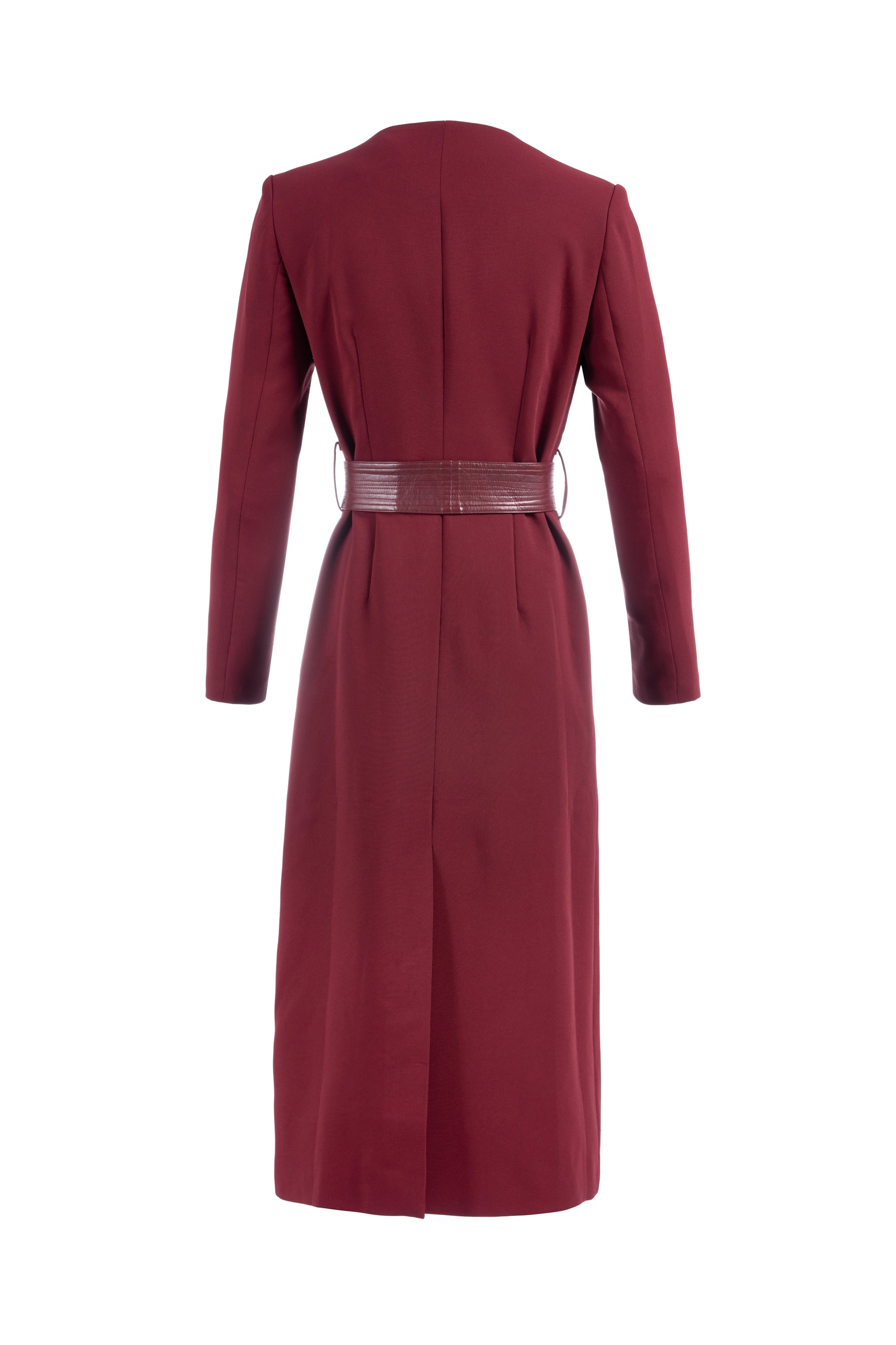 Everday OOTD	Long sleeve mid length tailored fit 	أكمام طويلة وطول متوسط ومقاس مخصص