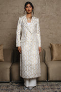 Absorbing the sypmhony 	Long sleeve mid length tailored fit 	أكمام طويلة وطول متوسط ومقاس مخصص
