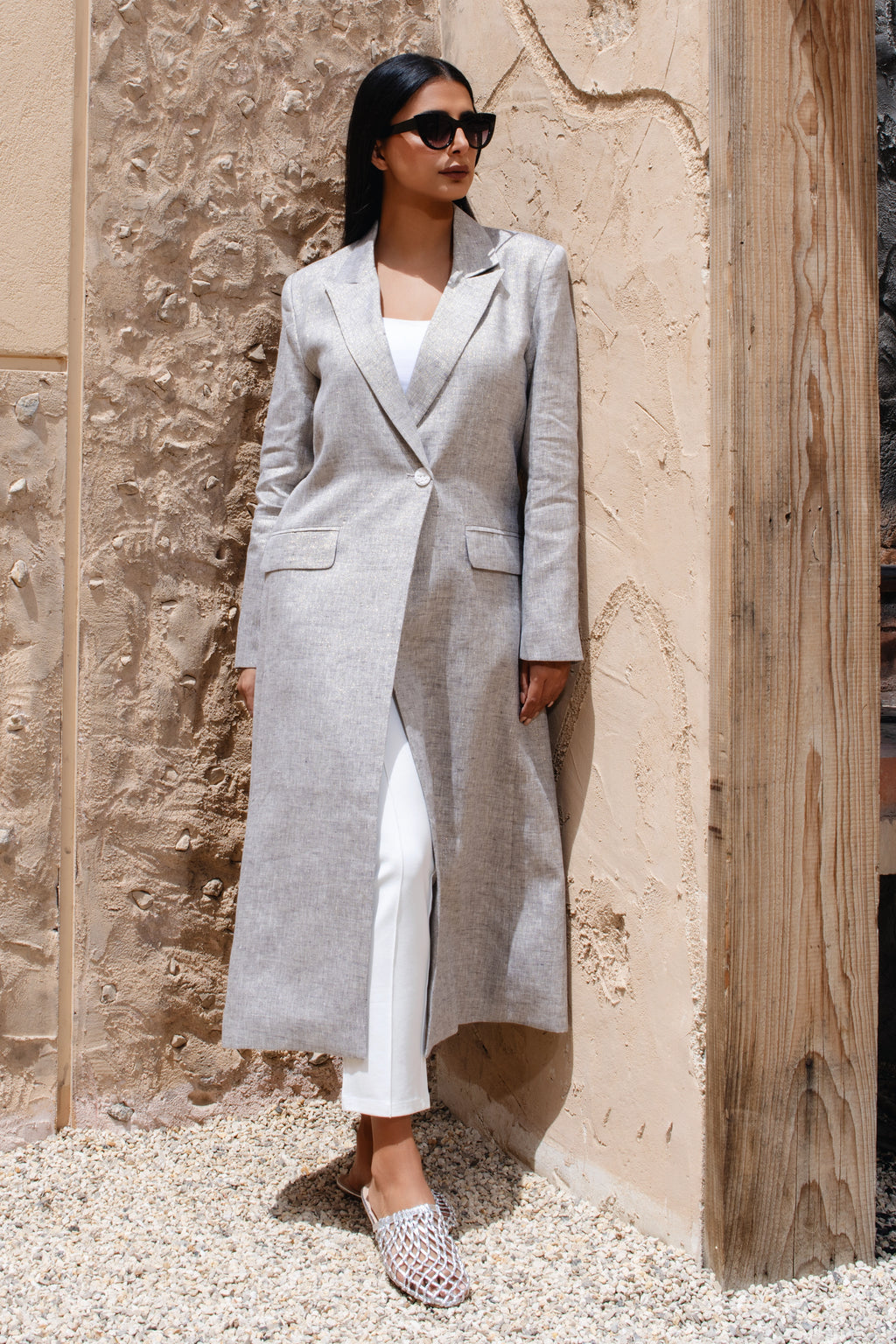 The sophisctaed Ensemble	Long length Long sleeve tailored fit 	طويل مع أكمام طويلة مقاس مخصص