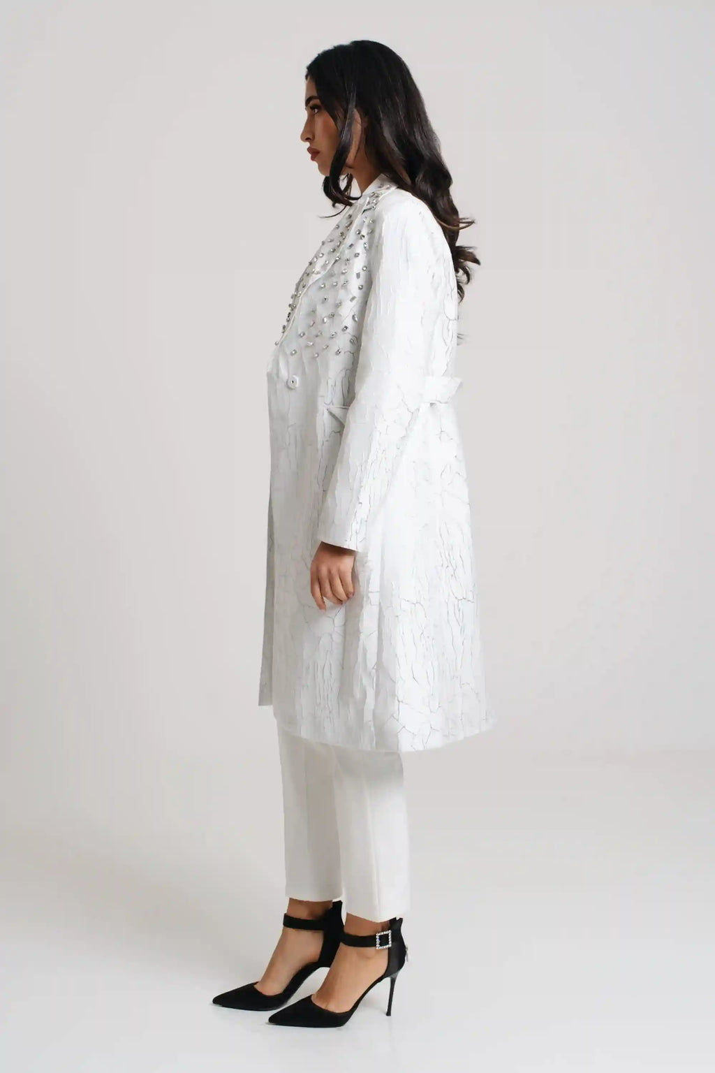 Canvas Ashes	Long length Long sleeve tailored fit 	طول طويل وأكمام طويلة ومقاس مخصص