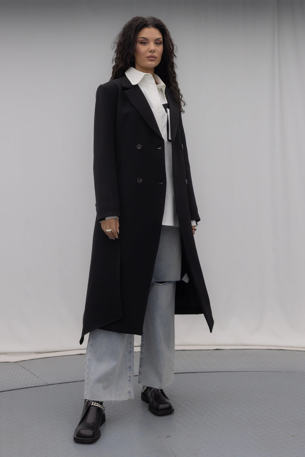 Power frame long line blazer coat معطف بليزر طويل بإطار قوي