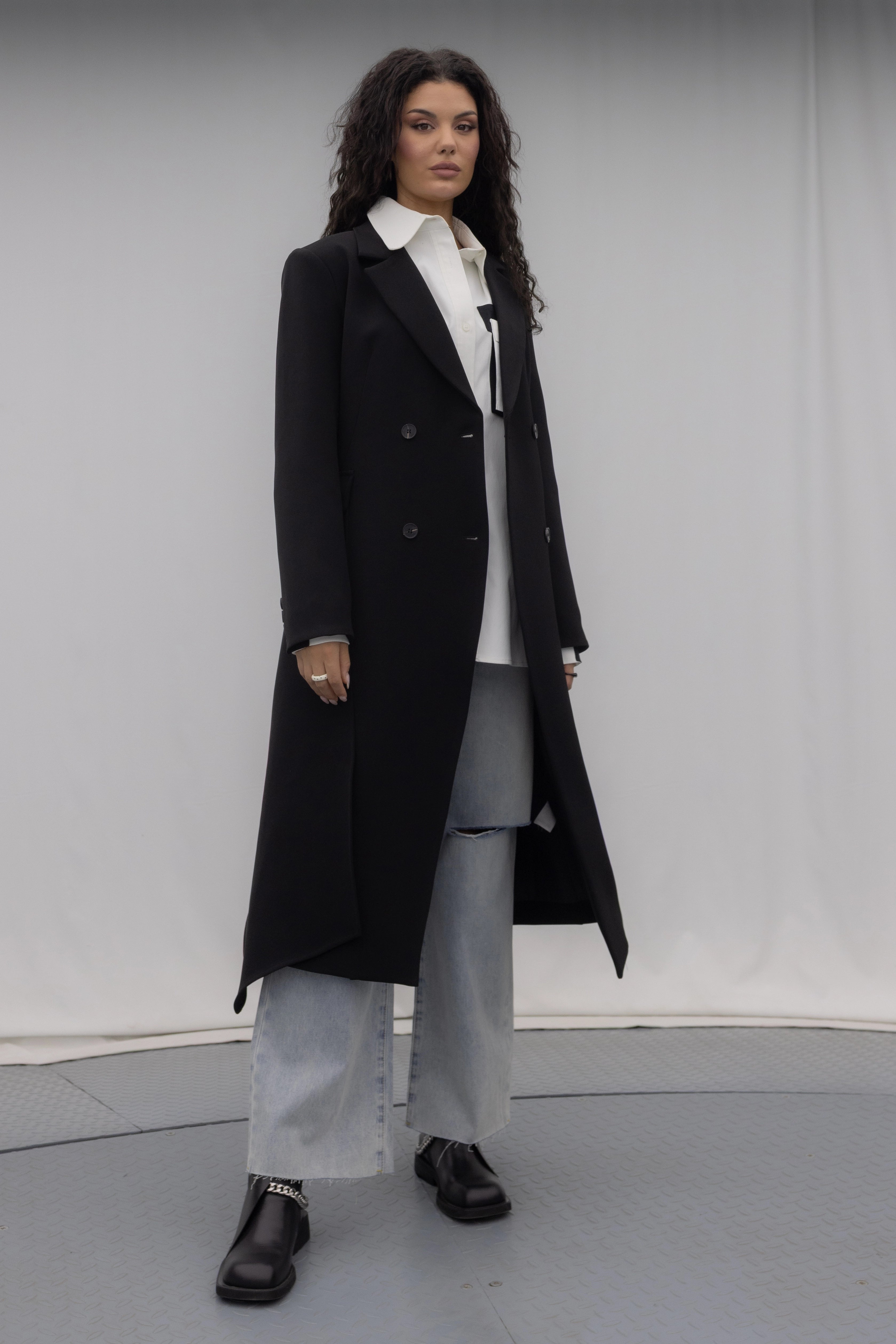 Power frame long line blazer coat معطف بليزر طويل بإطار قوي