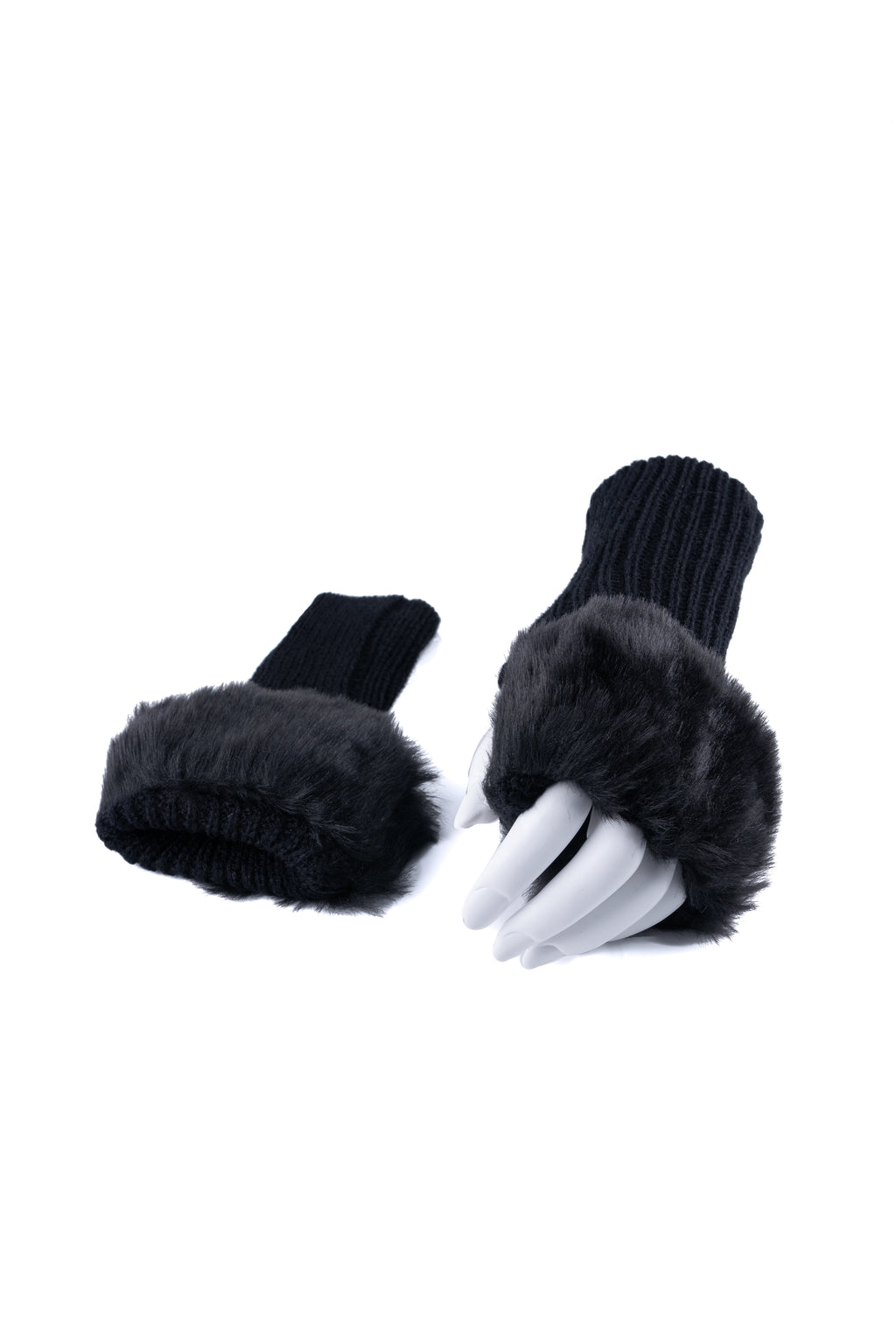 HAND SLEEVS 01 AW25 أكمام اليد