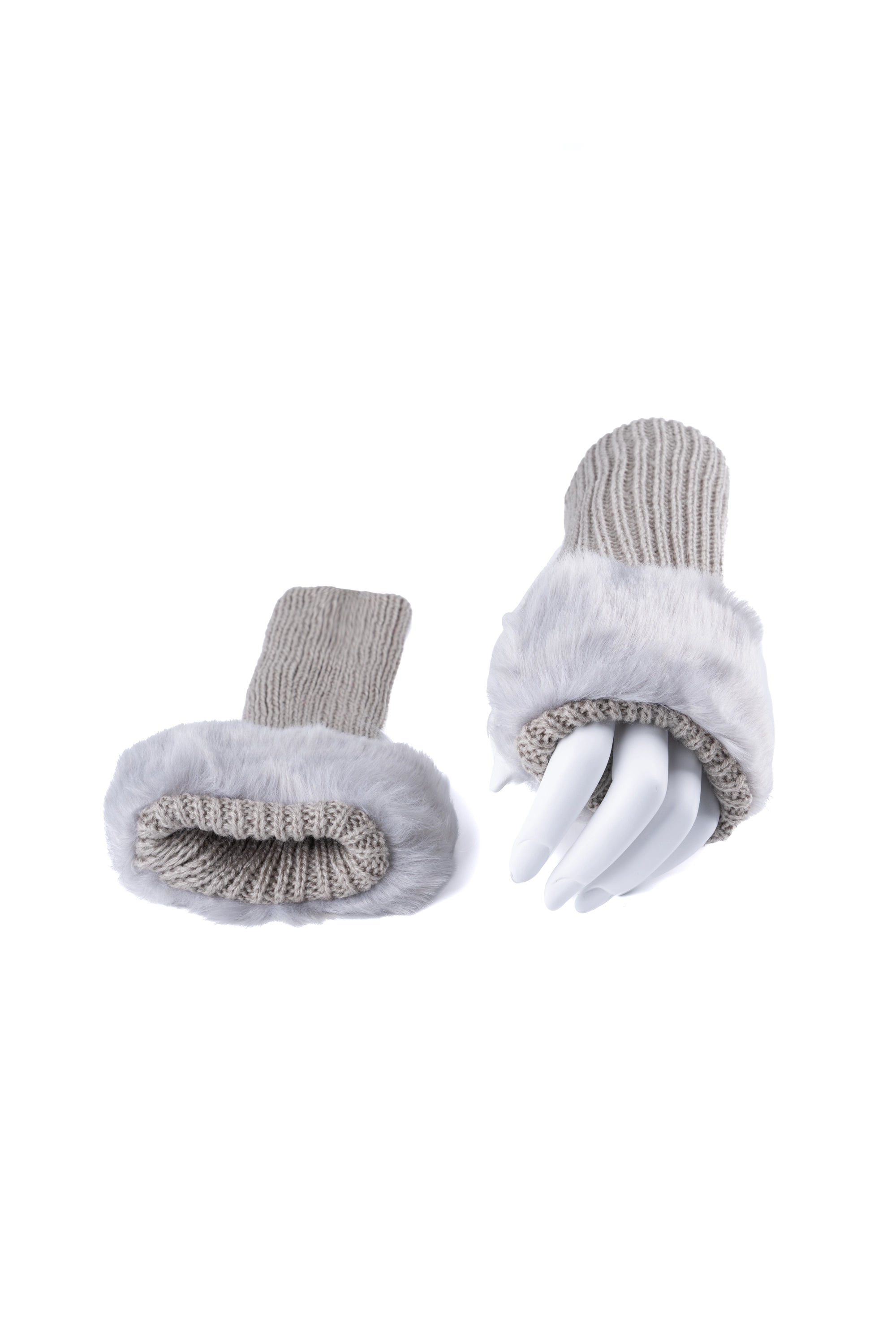 HAND SLEEVS 01 AW25 أكمام اليد