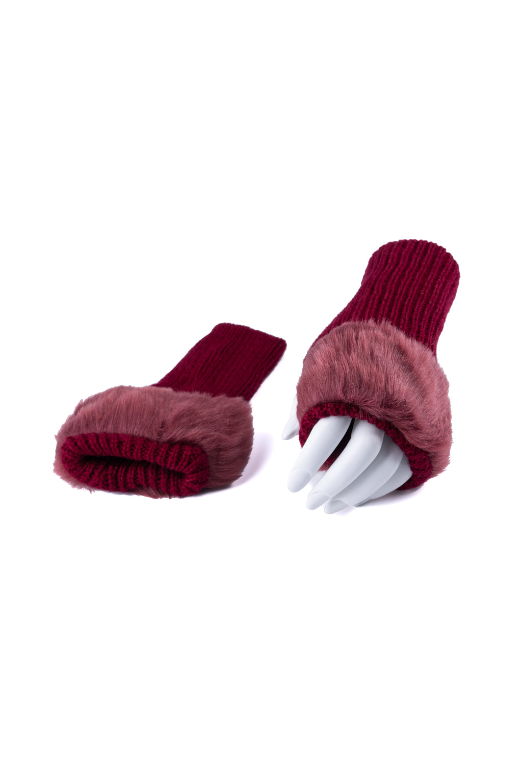 HAND SLEEVS 01 AW25 أكمام اليد