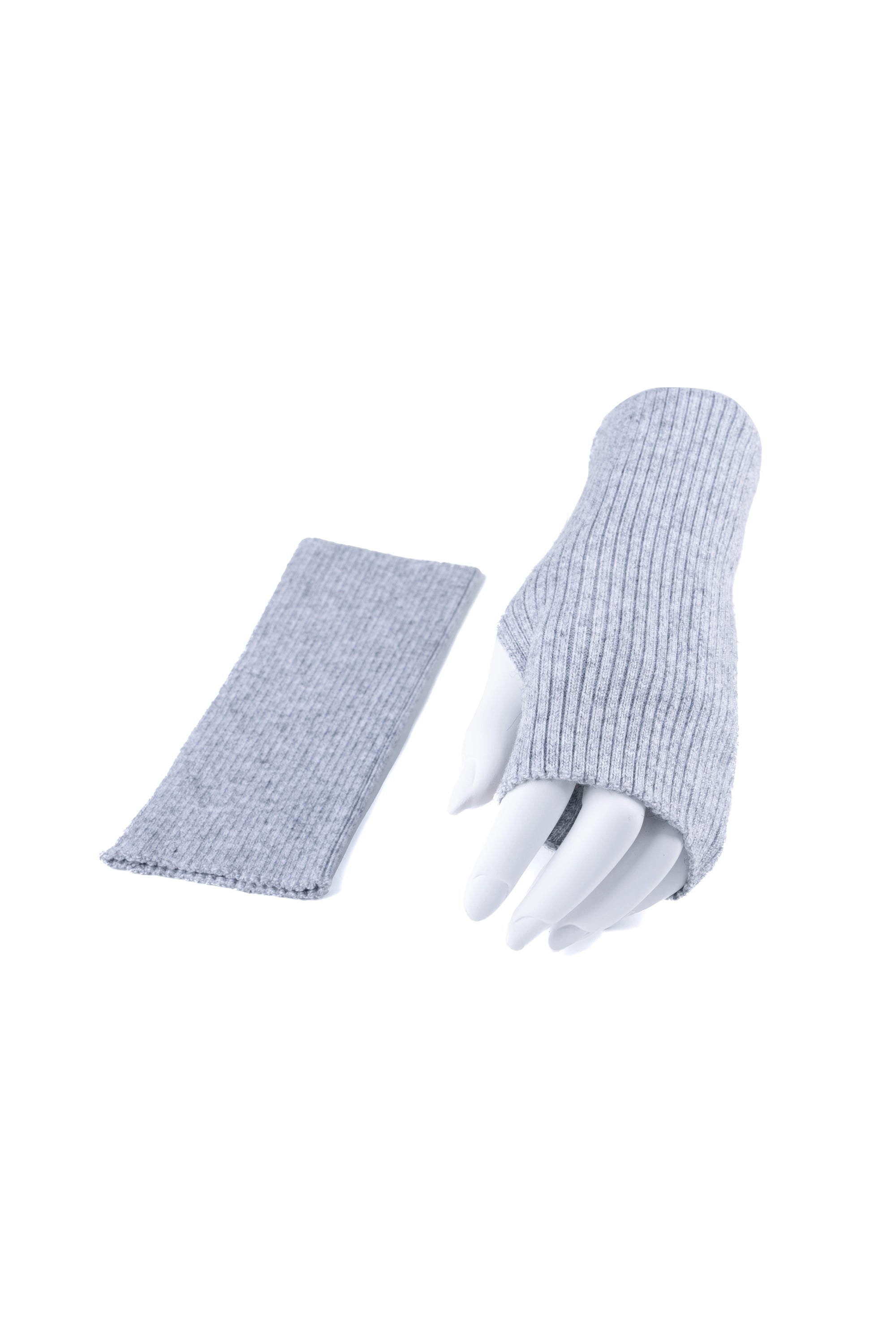 HAND SLEEVS  3  AW25 أكمام اليد