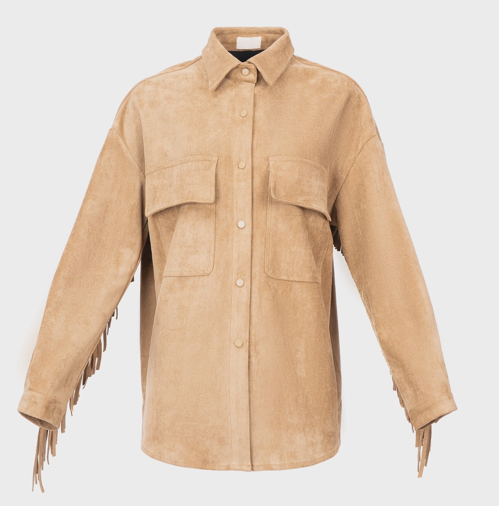 SUEDE SHACKET SHIRT KHAKI Shirt : Drop Shoulder. Shirt-tail Hem. Barrel cuffs. Playful Fringe-Details at the Back. Front Patch pocket كتف منسدل. حاشية على شكل قميص. أكمام أسطوانية.شراشيب جذابة في الخلف. جيب أمامي رقعة