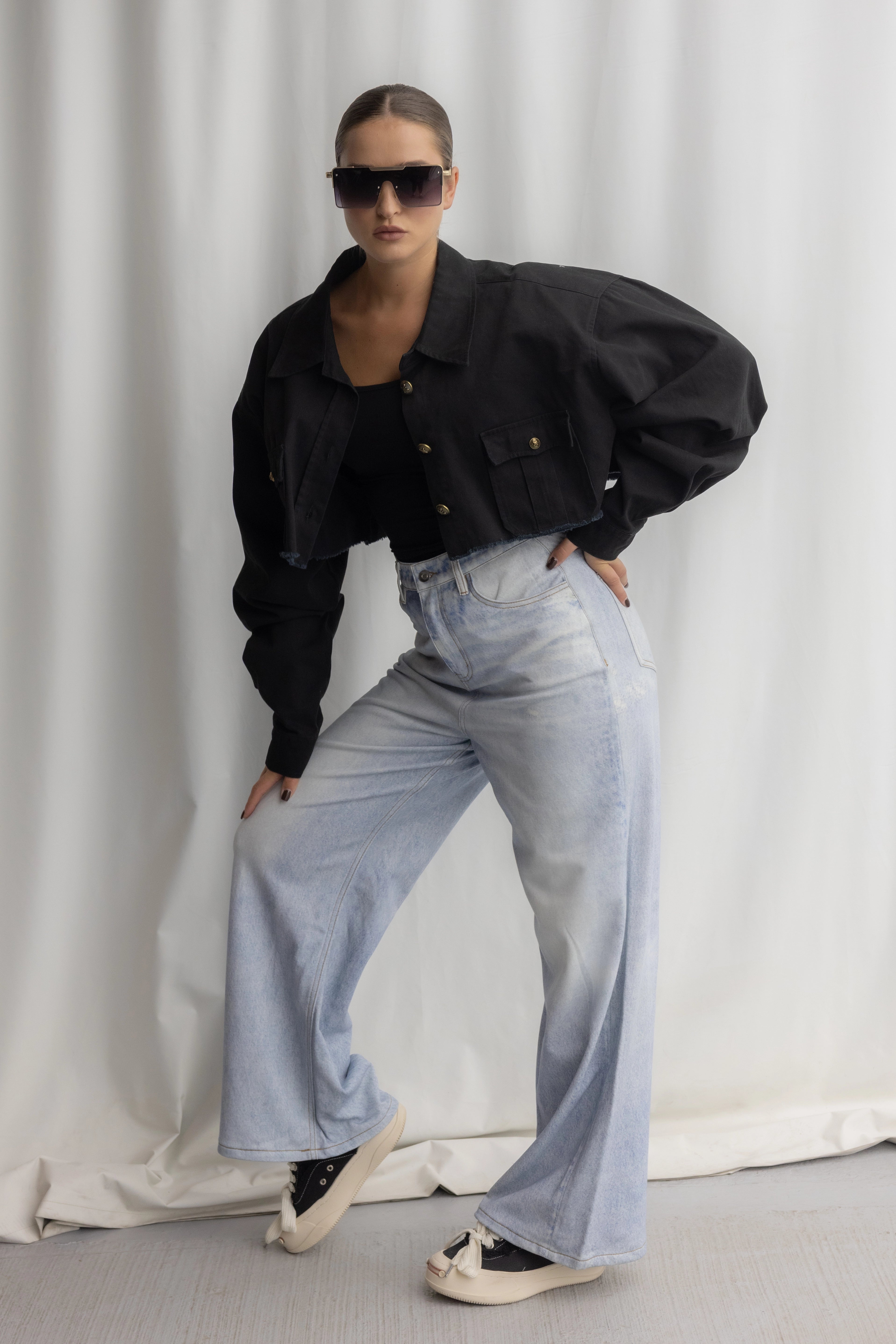 CROP SHIRT CARNIVAL كرنفال قميص قصير