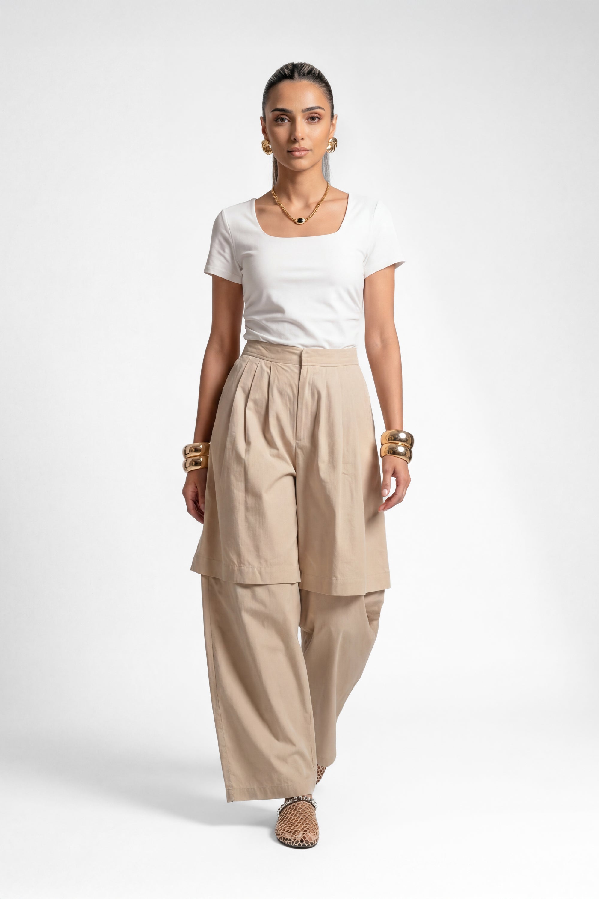 STYLE-SHIFT CONVERTIBLE PANT بنطال قابل للتحويل بتصميم عصري