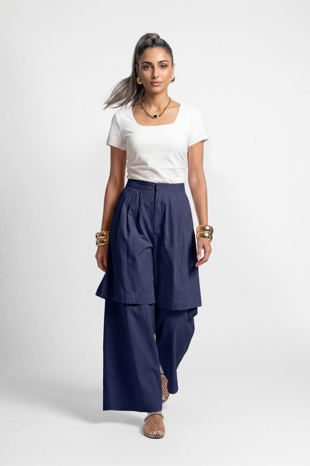STYLE-SHIFT CONVERTIBLE PANT بنطال قابل للتحويل بتصميم عصري