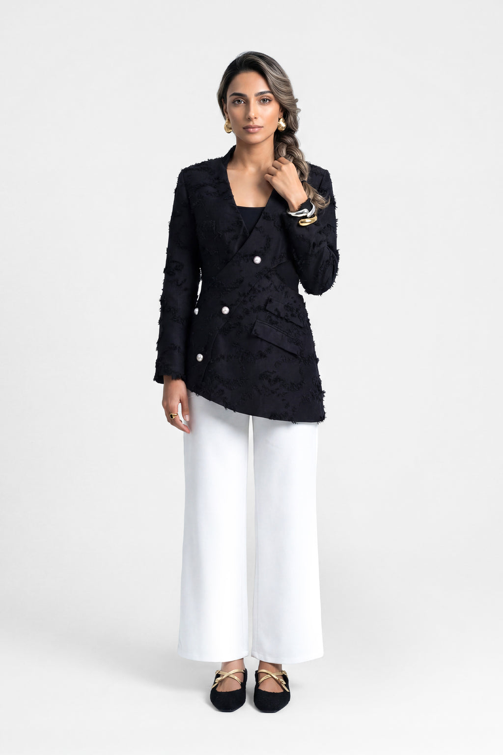 PEEK-A-BOO FRAY BLAZER بليزر بيك-أ-بو فراي