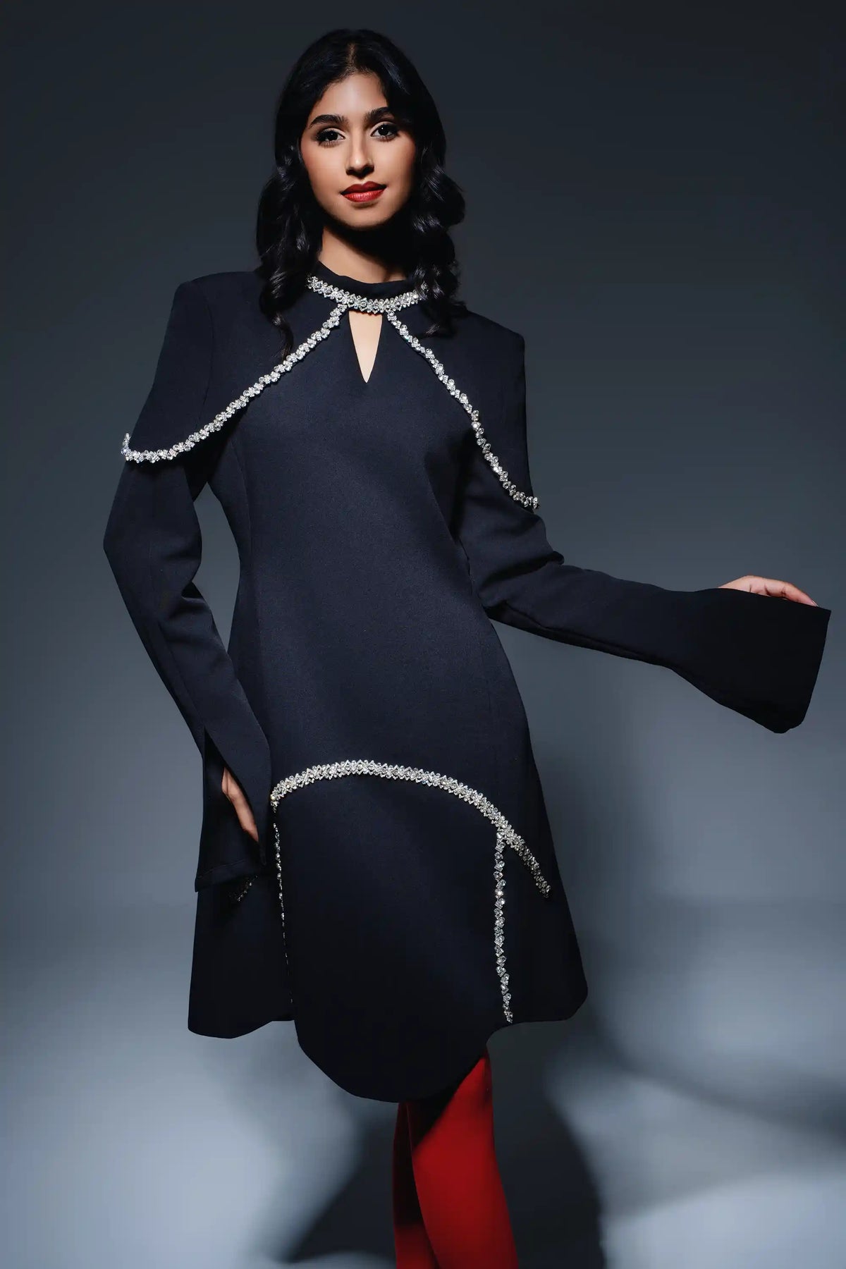 DIAMANTE DIVA DRESS فستان ديفا المرصع بالألماس
