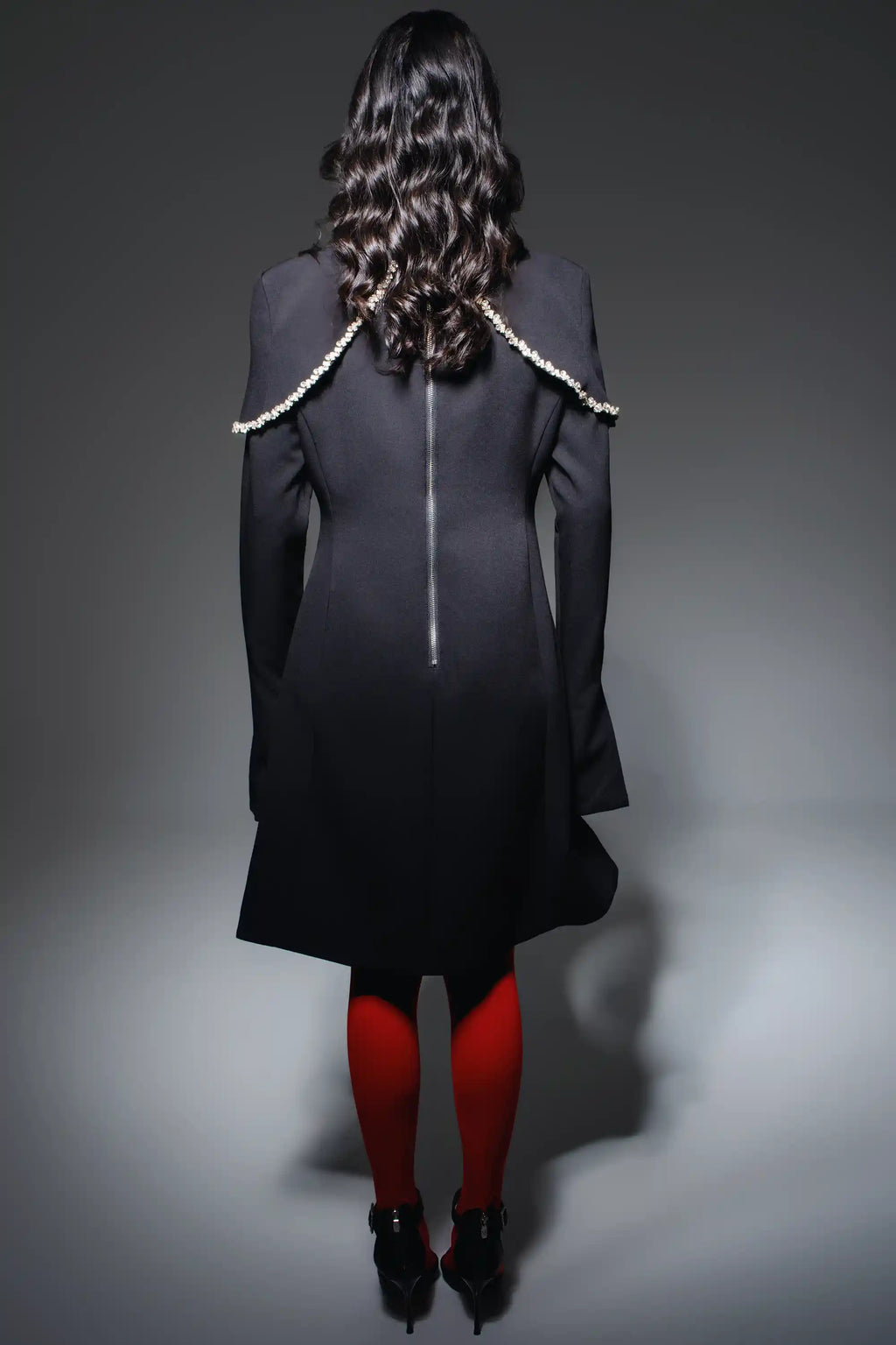 DIAMANTE DIVA DRESS فستان ديفا المرصع بالألماس