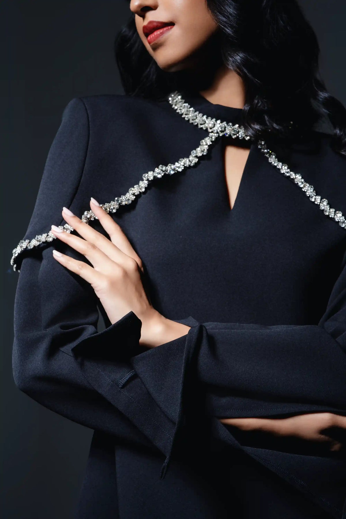 DIAMANTE DIVA DRESS فستان ديفا المرصع بالألماس
