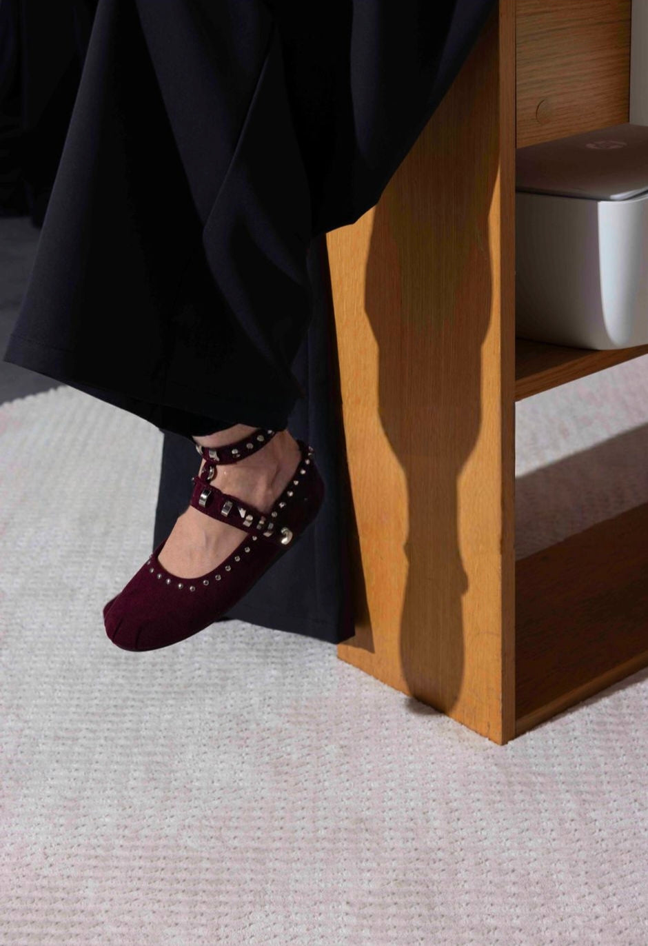 STUDS BALLET FLAT حذاء باليه مسطح مرصع بالمسامير