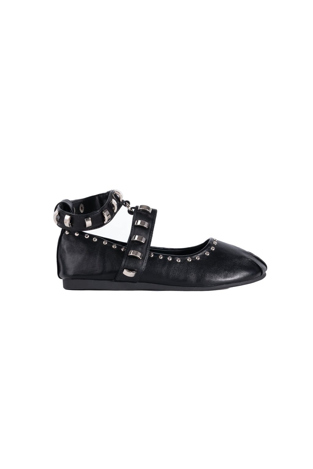 STUDS BALLET FLAT حذاء باليه مسطح مرصع بالمسامير