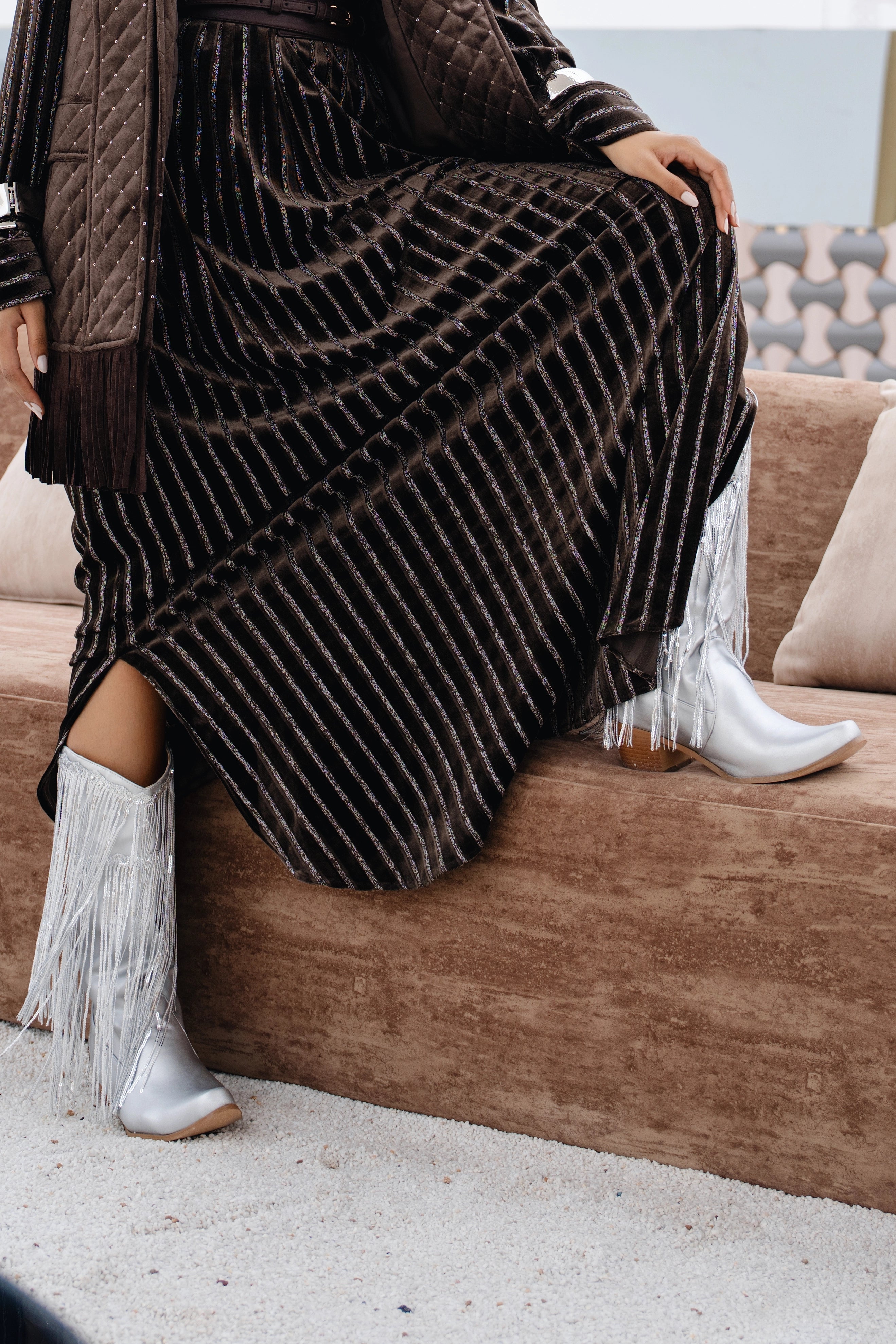 SIREN FRINGE BOOTS PU أحذية ذات شراشيب سيرين من البولي يوريثان