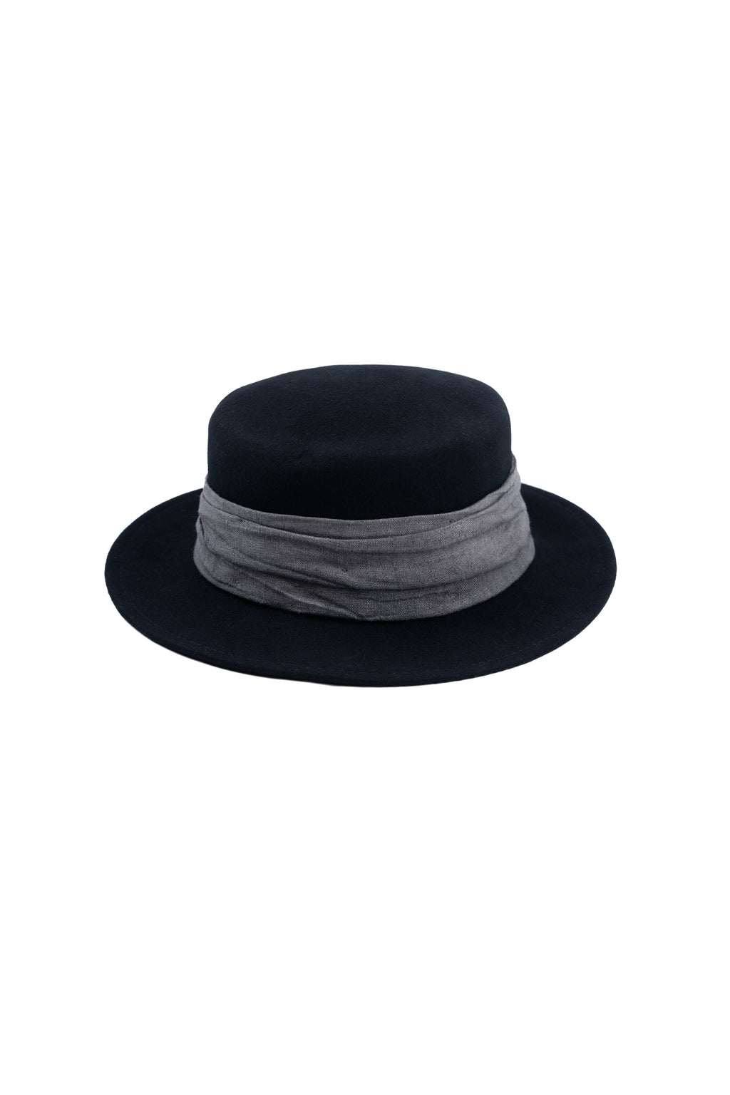 GARNET HAT قبعة العقيق