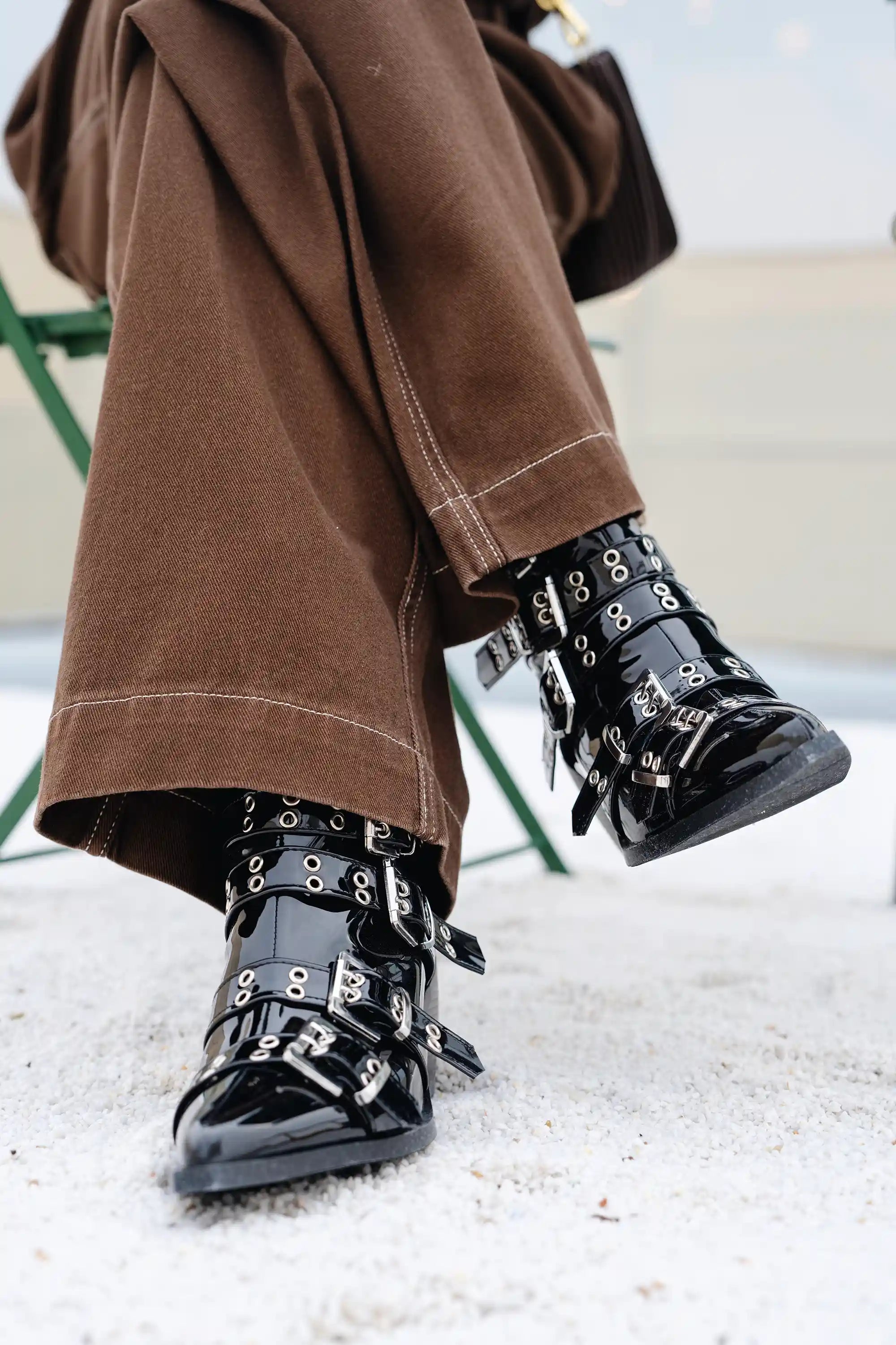 MULTI-STRAP BOOTS أحذية متعددة الأربطة